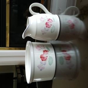 2pc Royal Doulton Fresh Flowers